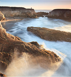 Spectacular View of Waves Crashing Against The Shore